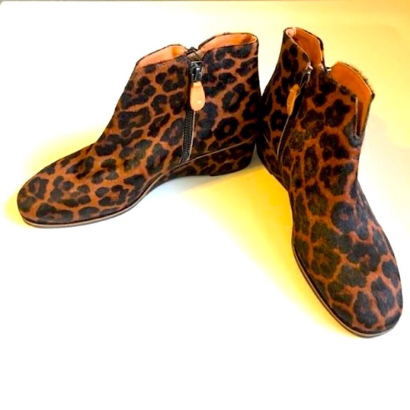 New KENNETH COLE Gentle Souls Ella Leopard Booties Calf Hair 7.5 MSRP $200 - Picture 3 of 9